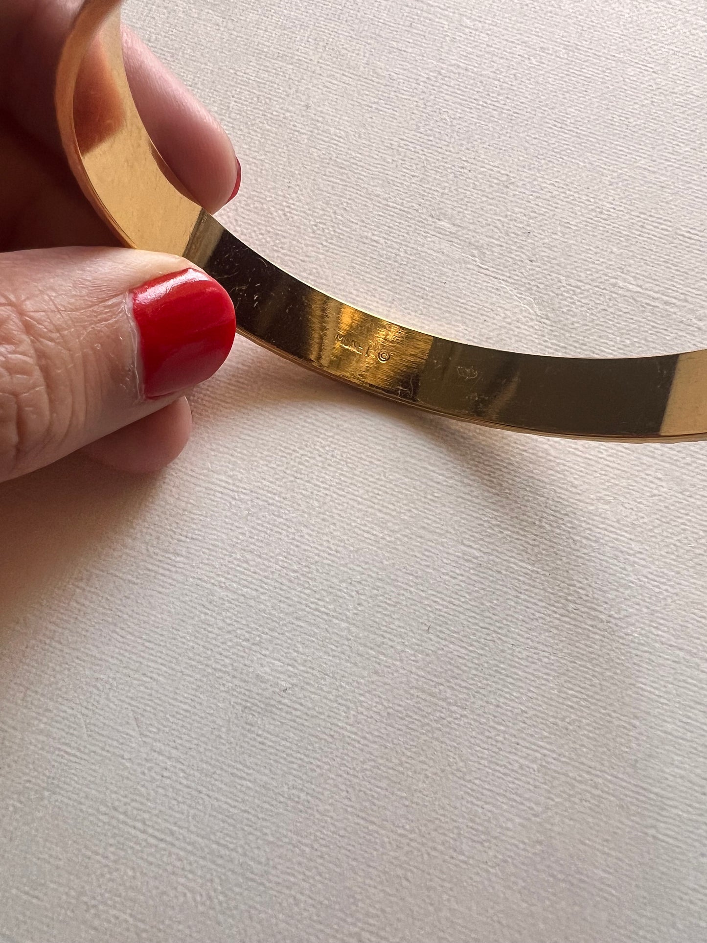 Pulseira Vintage Monet Dourada – Textura e Bordas Gravadas